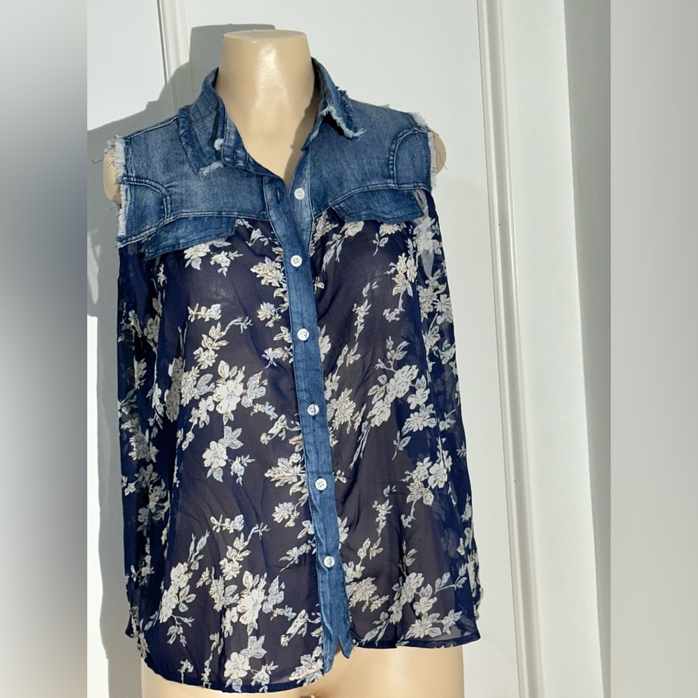 NWT Raindrops Brand. Sheer and Denim Navy Blue and White Floral Top